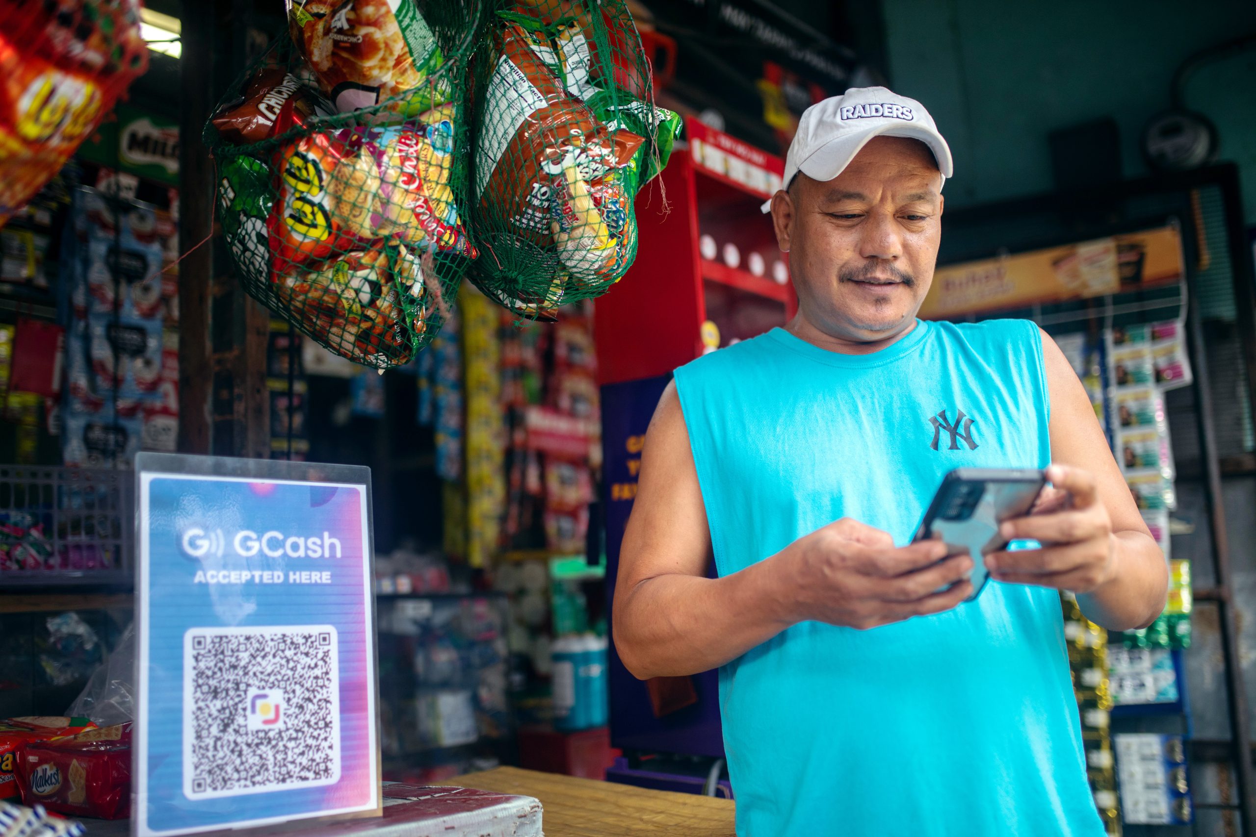 Through a new partnership with GCash’s Fuse Lending, Suy Sing is making capital more accessible to small store owners—so they can restock, grow, and thrive.