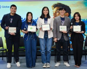 Team Globe of Good ambassadors (L–R) Gian Magdangal, Ai dela Cruz, Adrian Insigne, Samantha Lo, and Gillian Vicencio reaffirm their support for causes close to their hearts—standing with GoGIVE beneficiaries including World Vision, PAWS, Project Pearls, PGH Foundation, and the Philippine Eagle Foundation in creating everyday impact through digital advocacy.